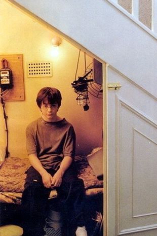 Harry Potter's bedroom in the cupboard under the stairs