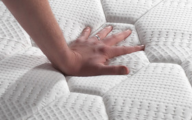 Sleepsoul Bliss 800 Pocket Mattress Hand Press